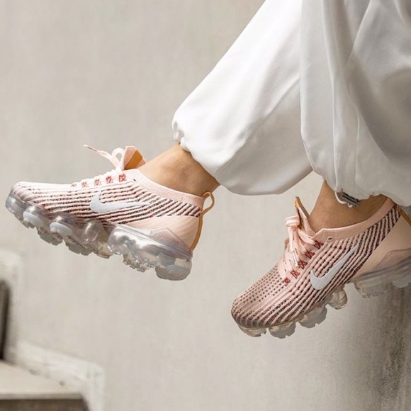 NWT Nike air Vapormax Flyknit 3 - Picture 3 of 9